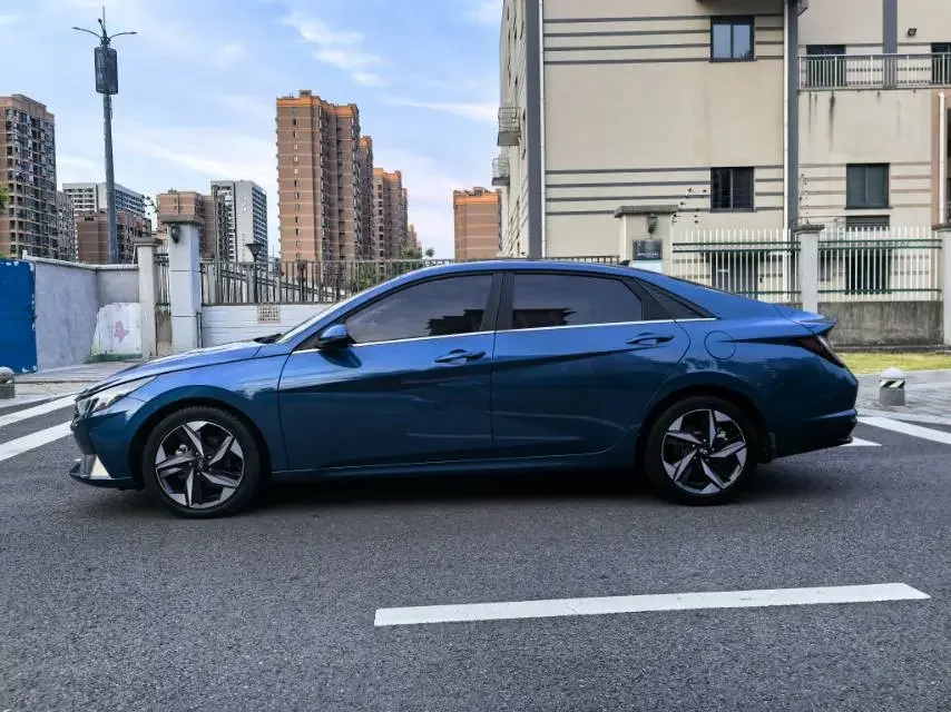 Hyundai Elantra