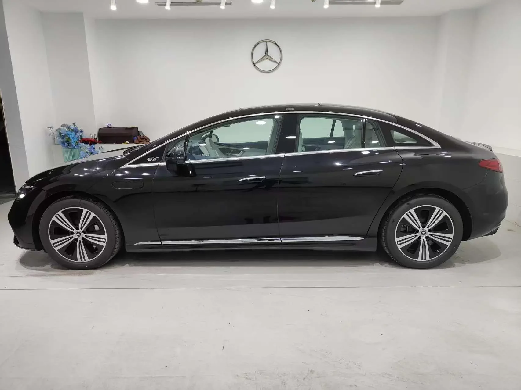 Mercedes-Benz EQE