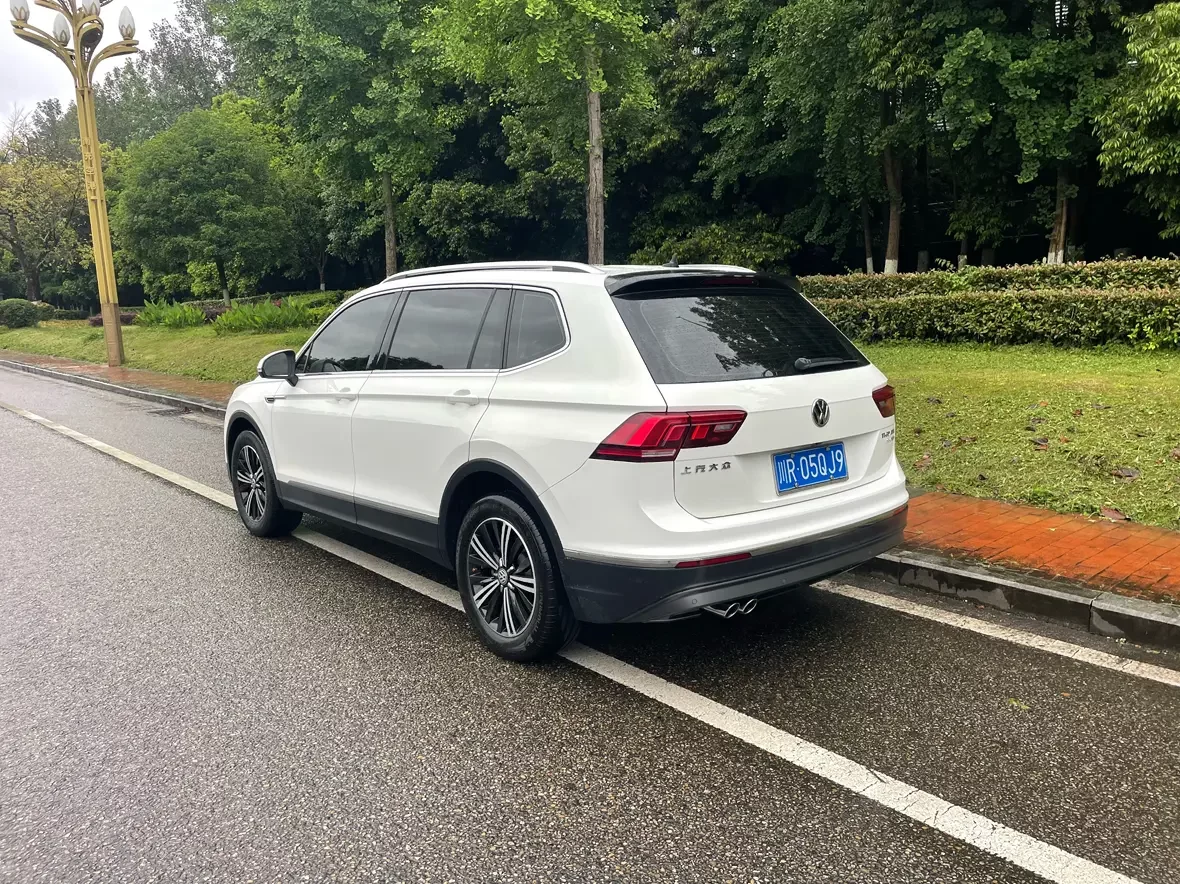 Volkswagen Tiguan L
