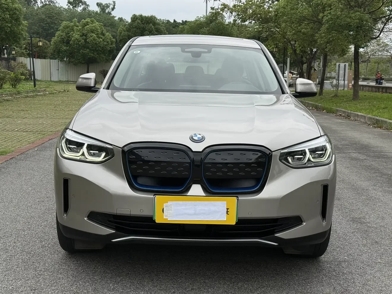 BMW iX3