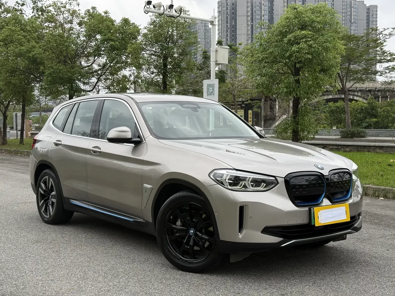 BMW iX3