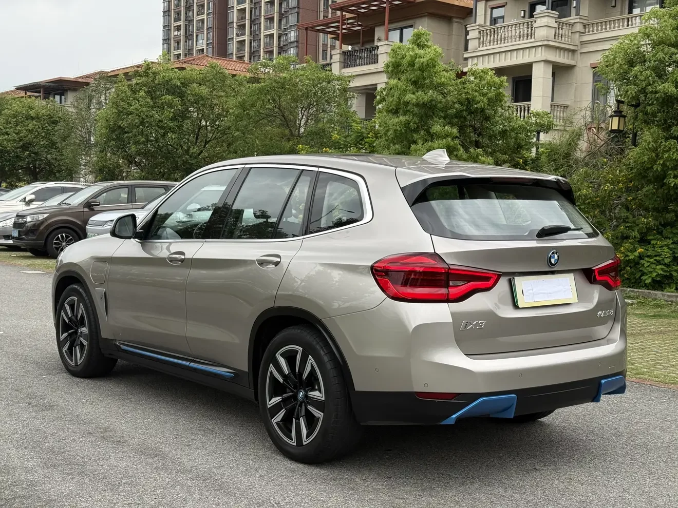 BMW iX3