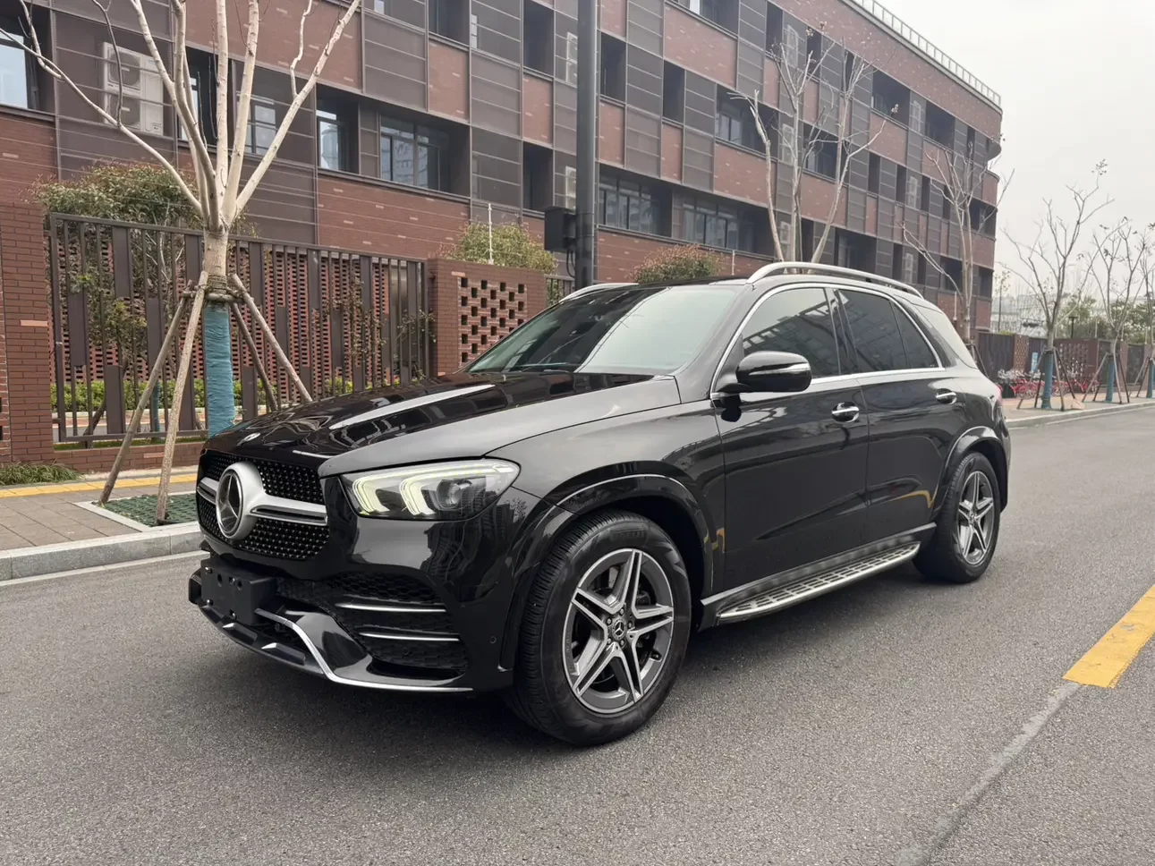 Mercedes-Benz GLE (Imported)