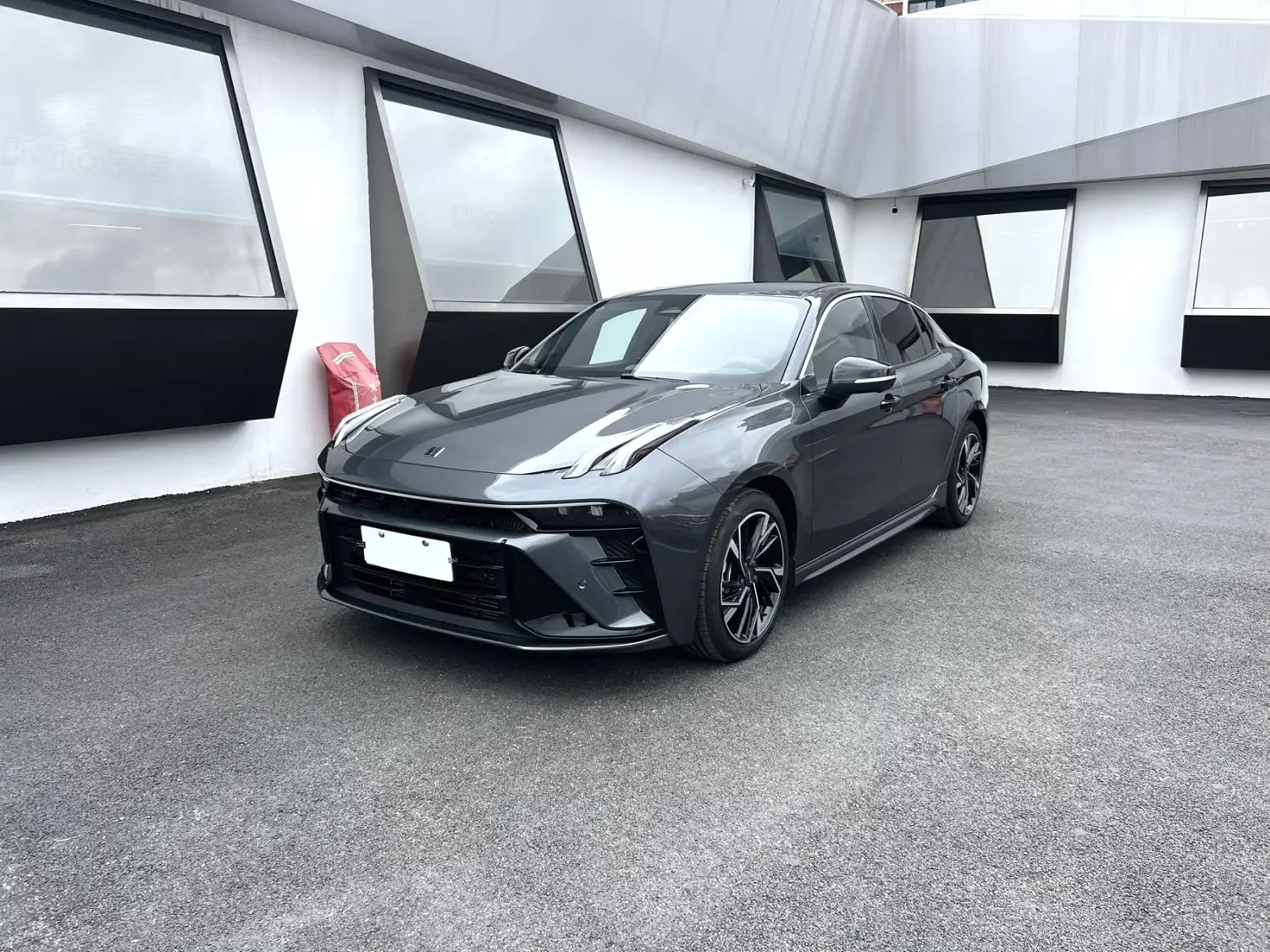 Lynk & Co 03
