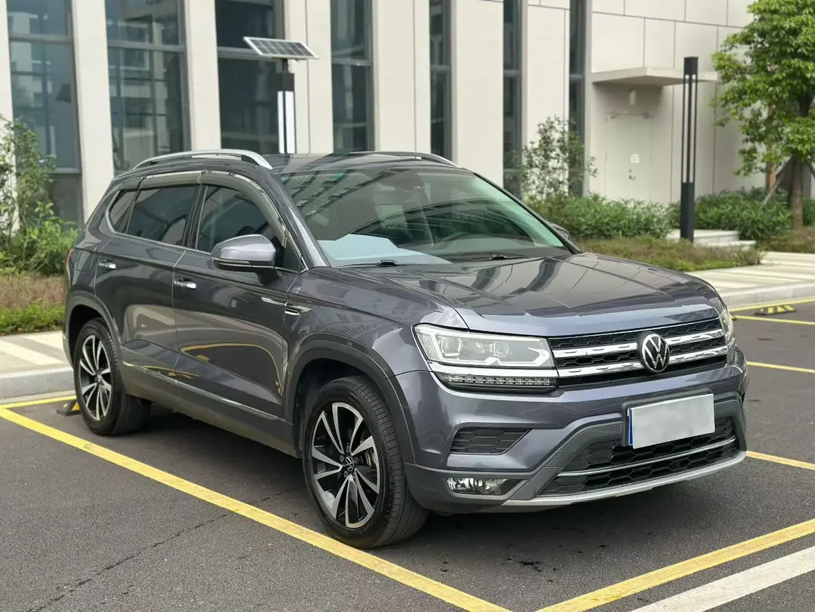 Volkswagen Tharu
