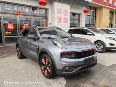 Lynk & Co 01