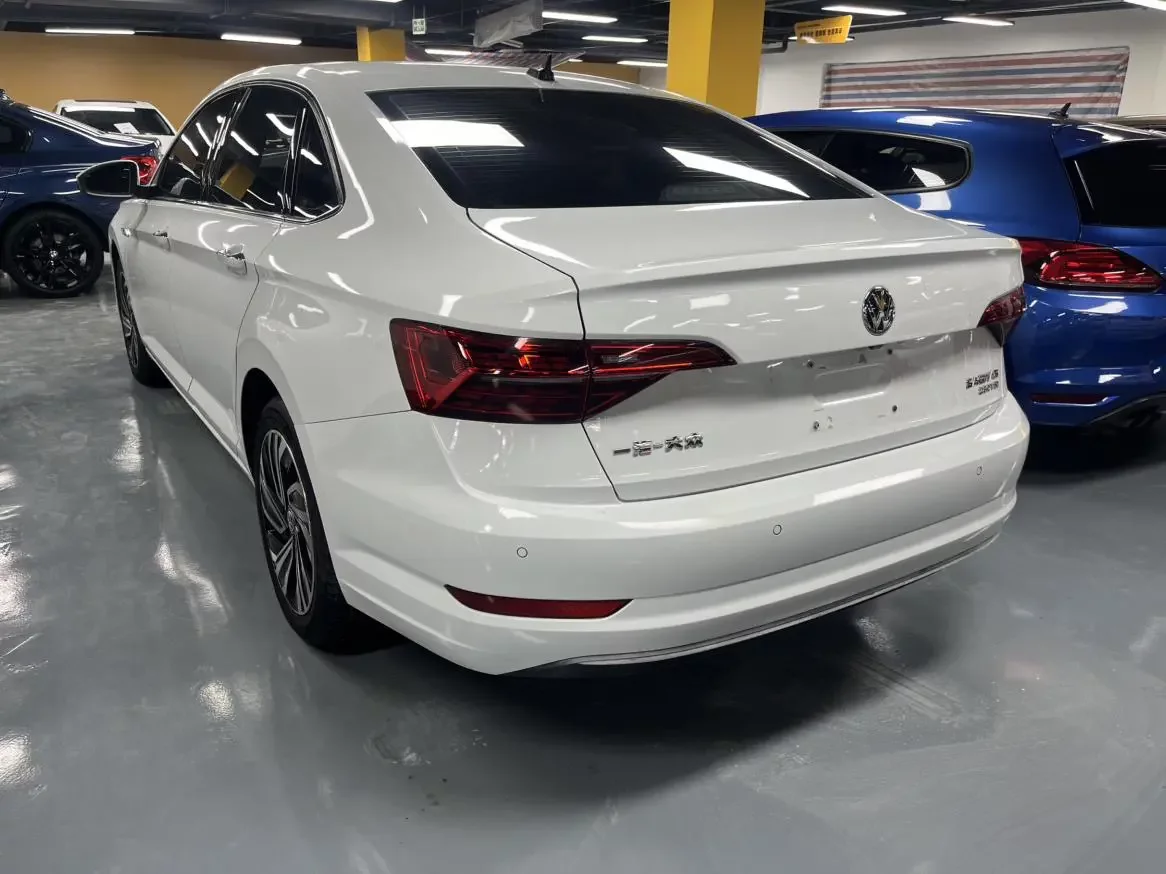 Volkswagen Sagitar