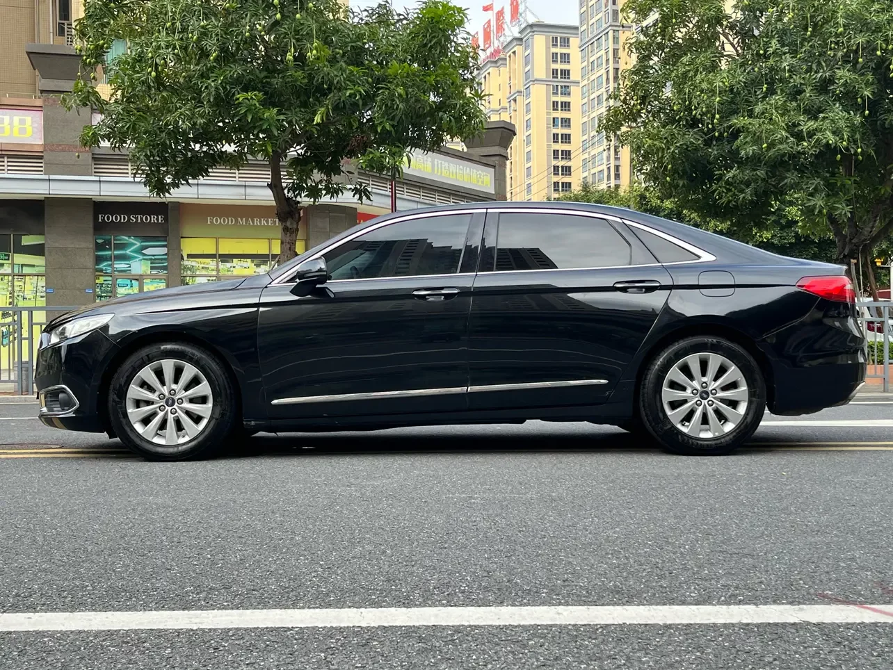 Ford Taurus