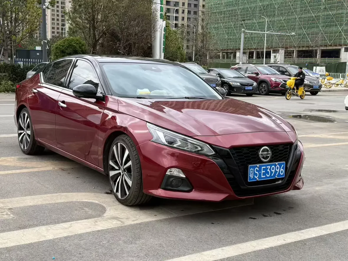 Nissan Altima