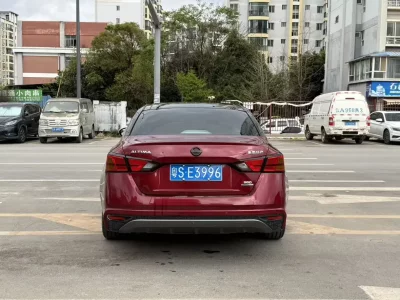 Nissan Teana