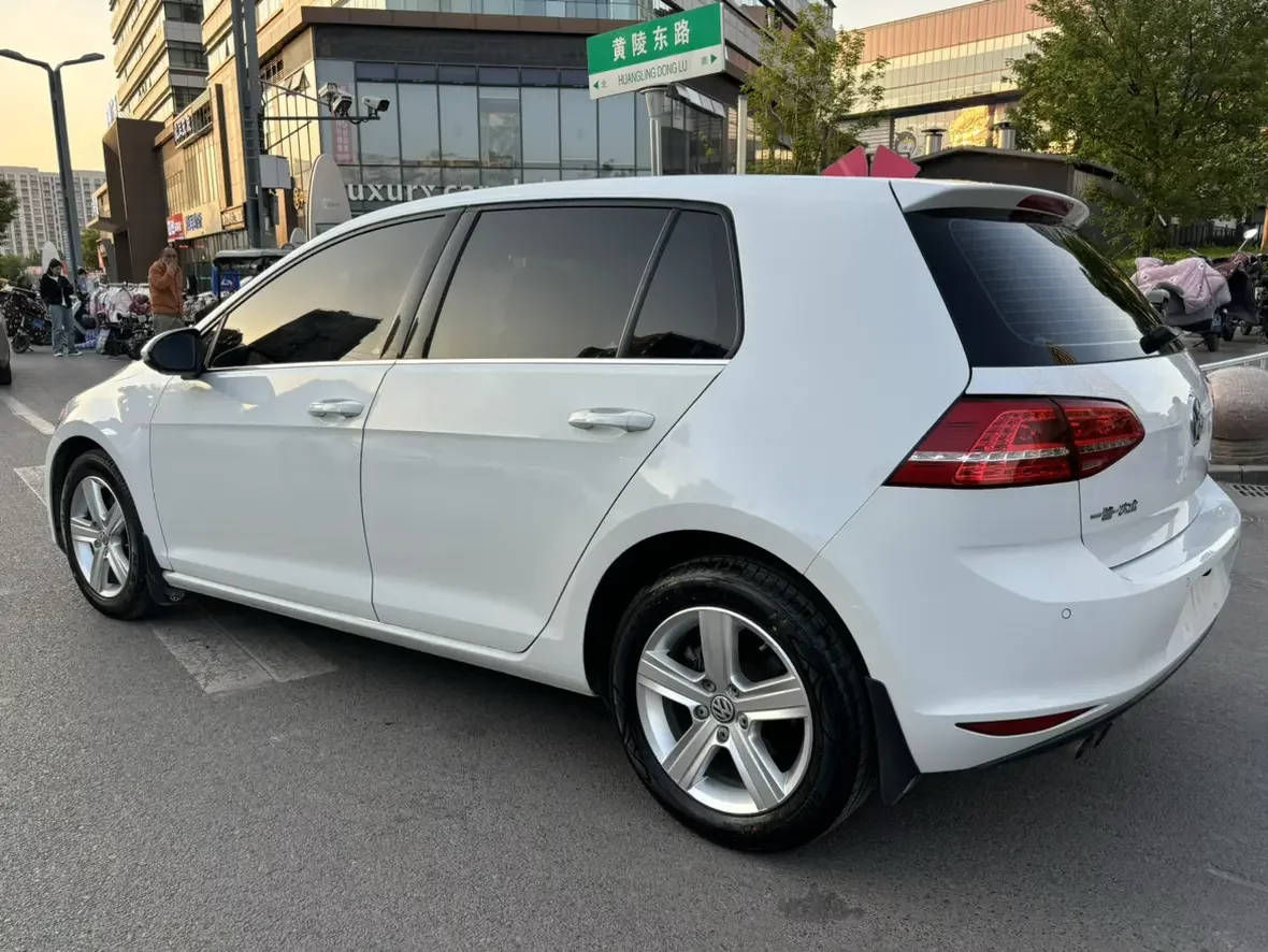 Volkswagen golf