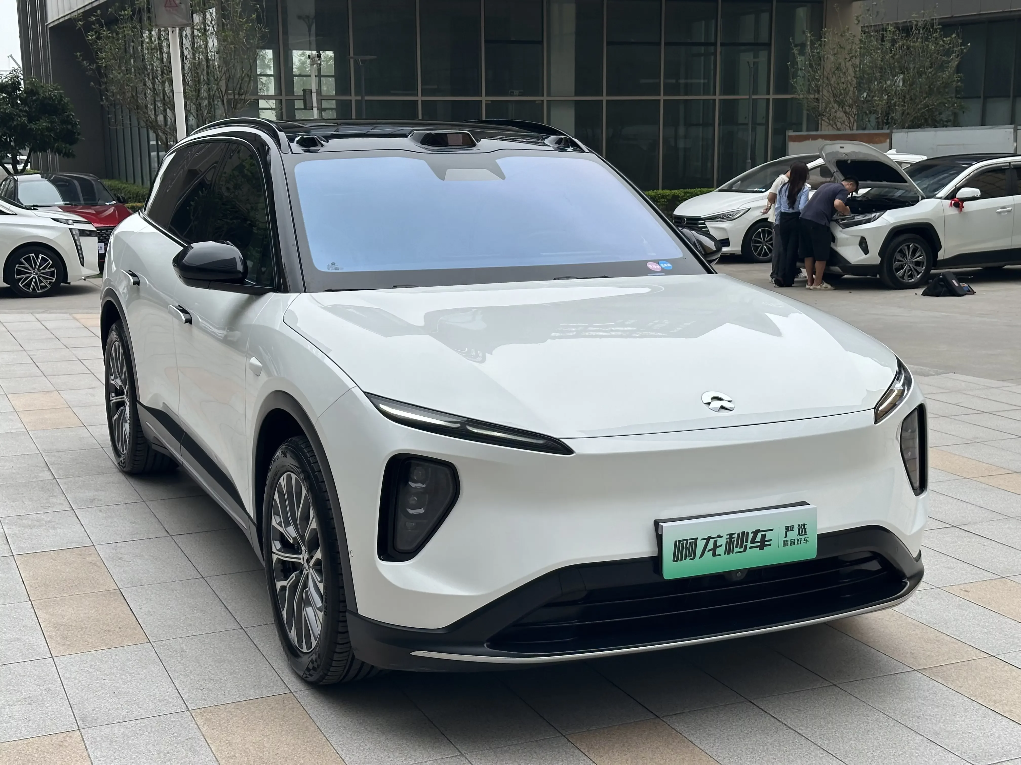 NIO ES6