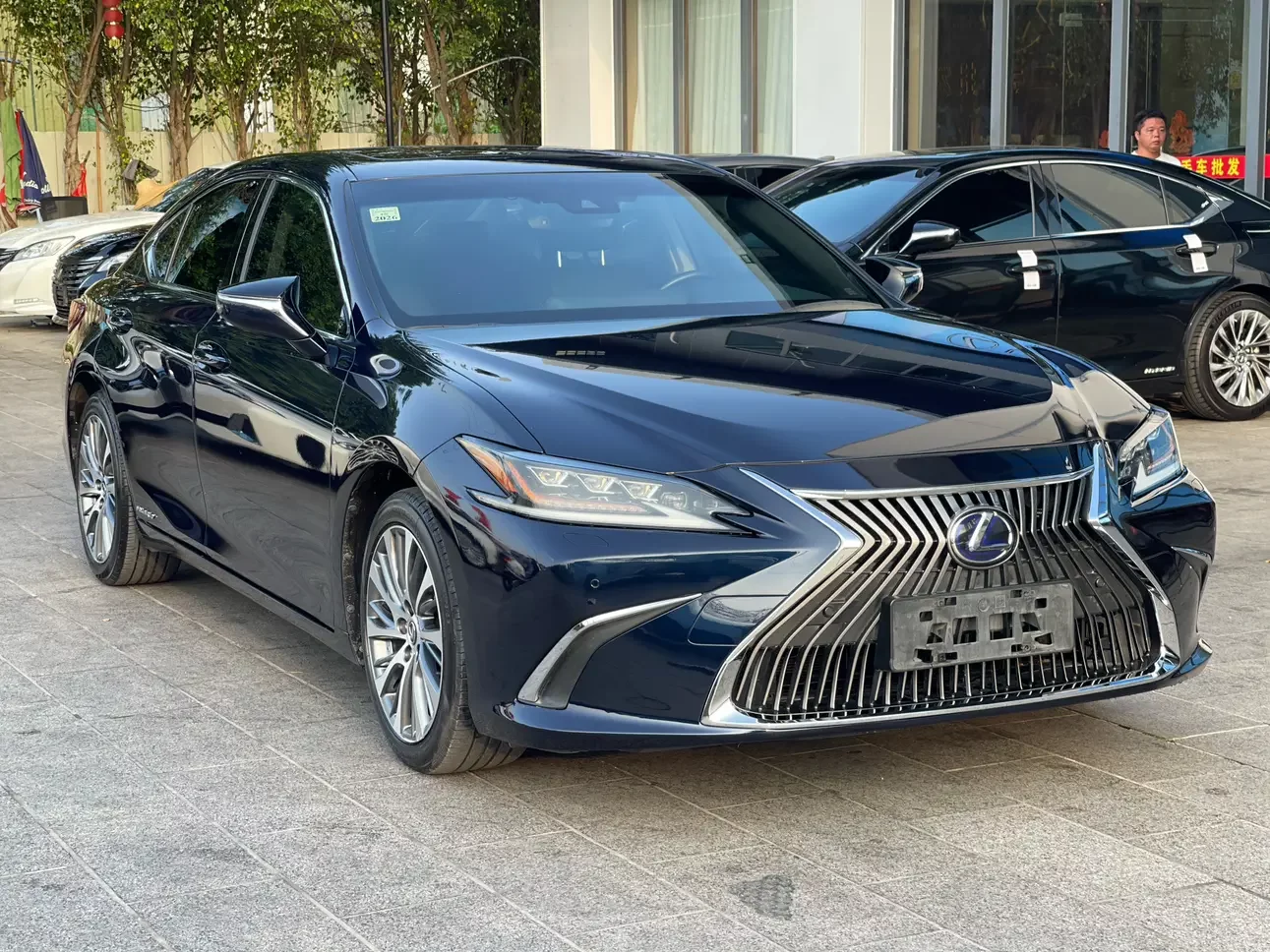 Lexus ES