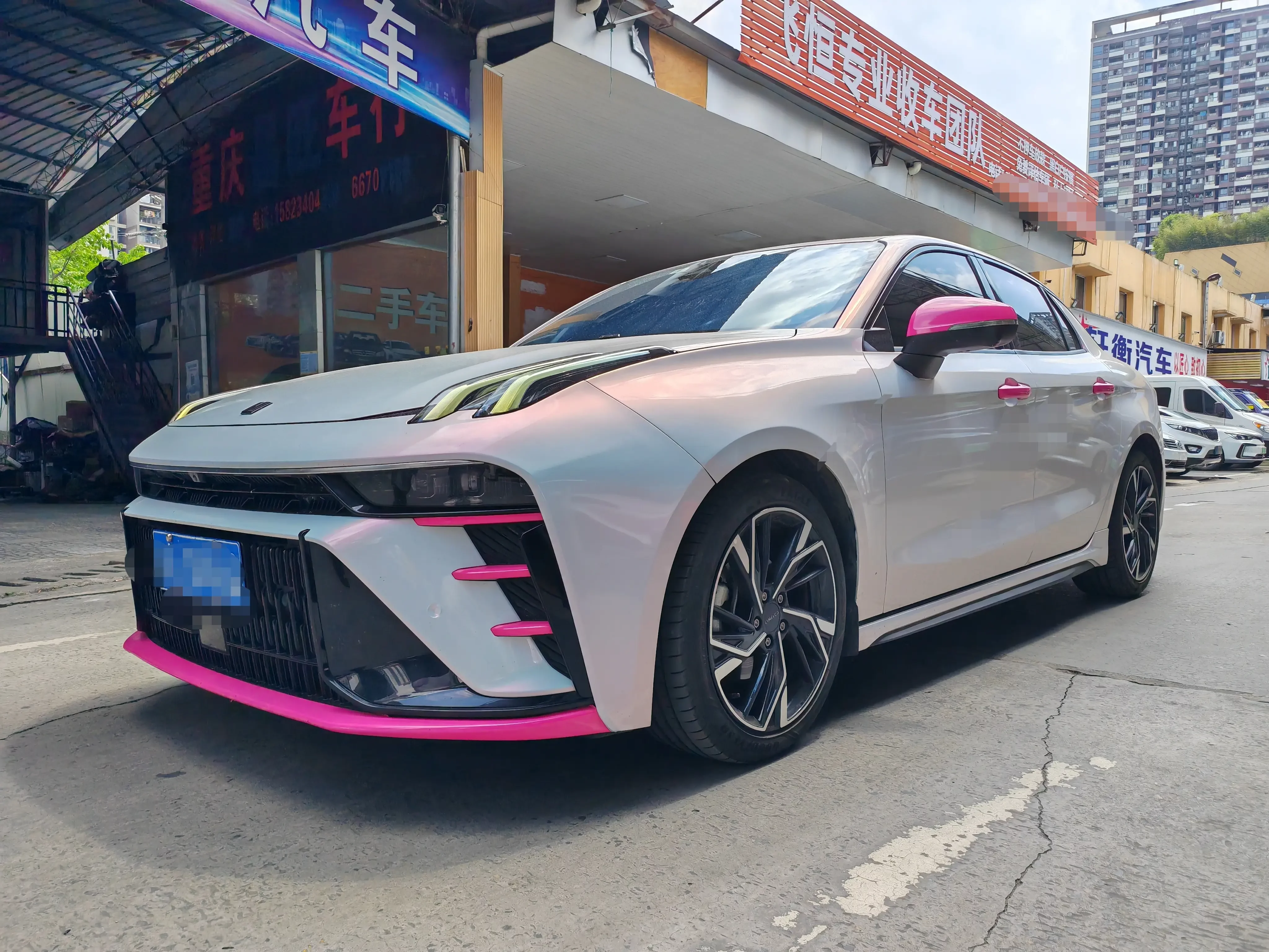 Lynk & Co 03