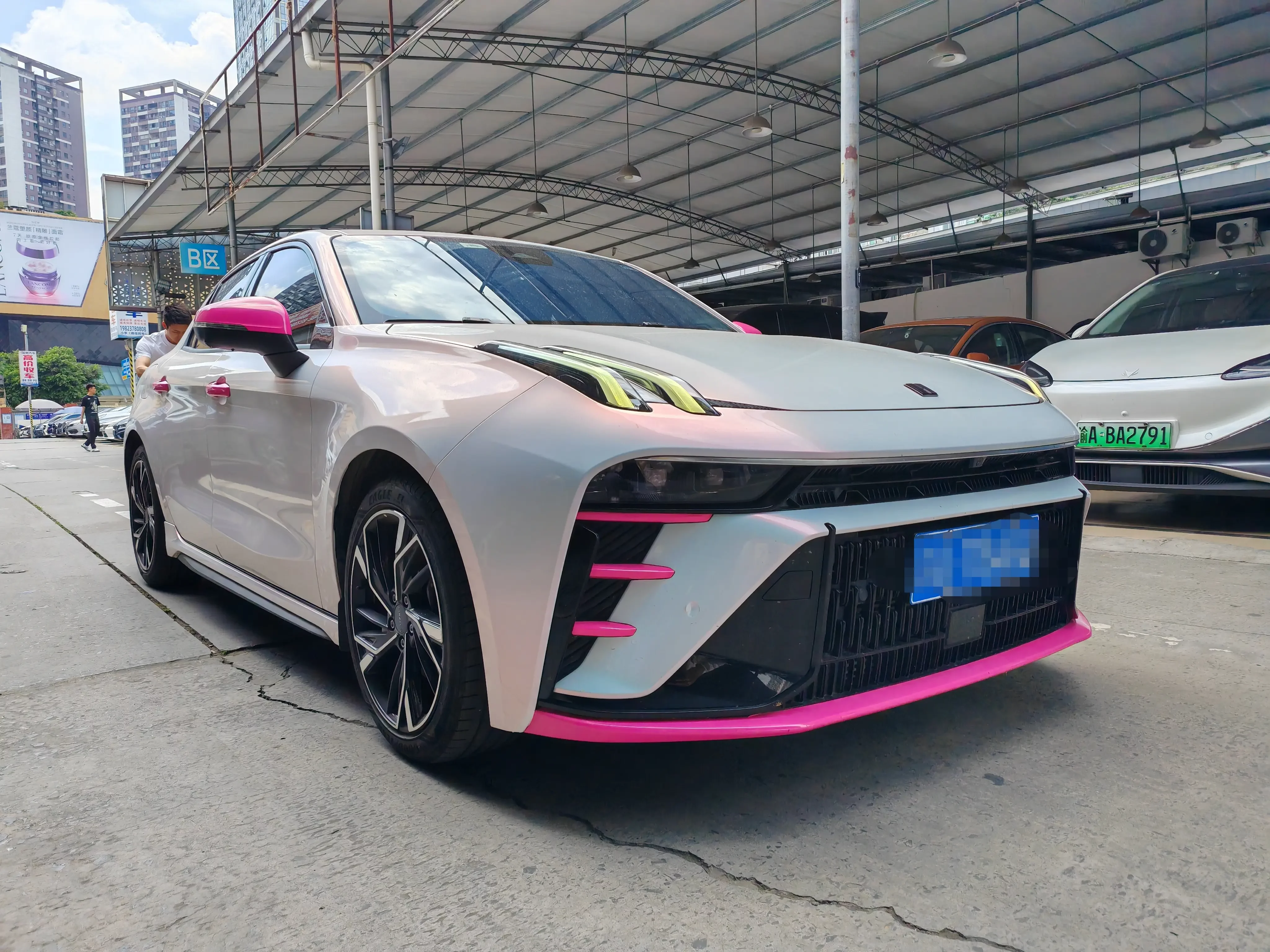 Lynk & Co 03