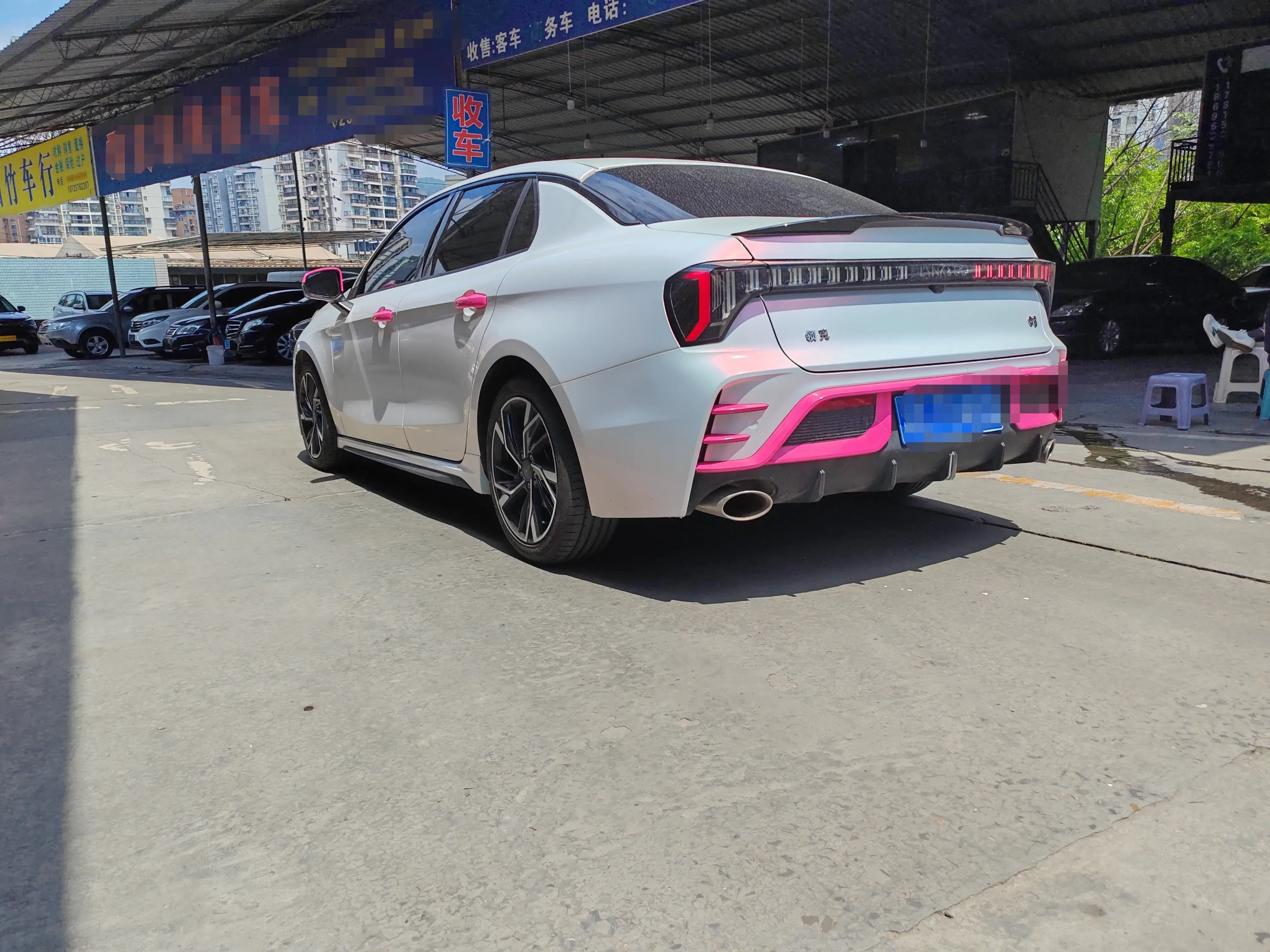 Lynk & Co 03