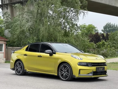 Lynk & Co 03