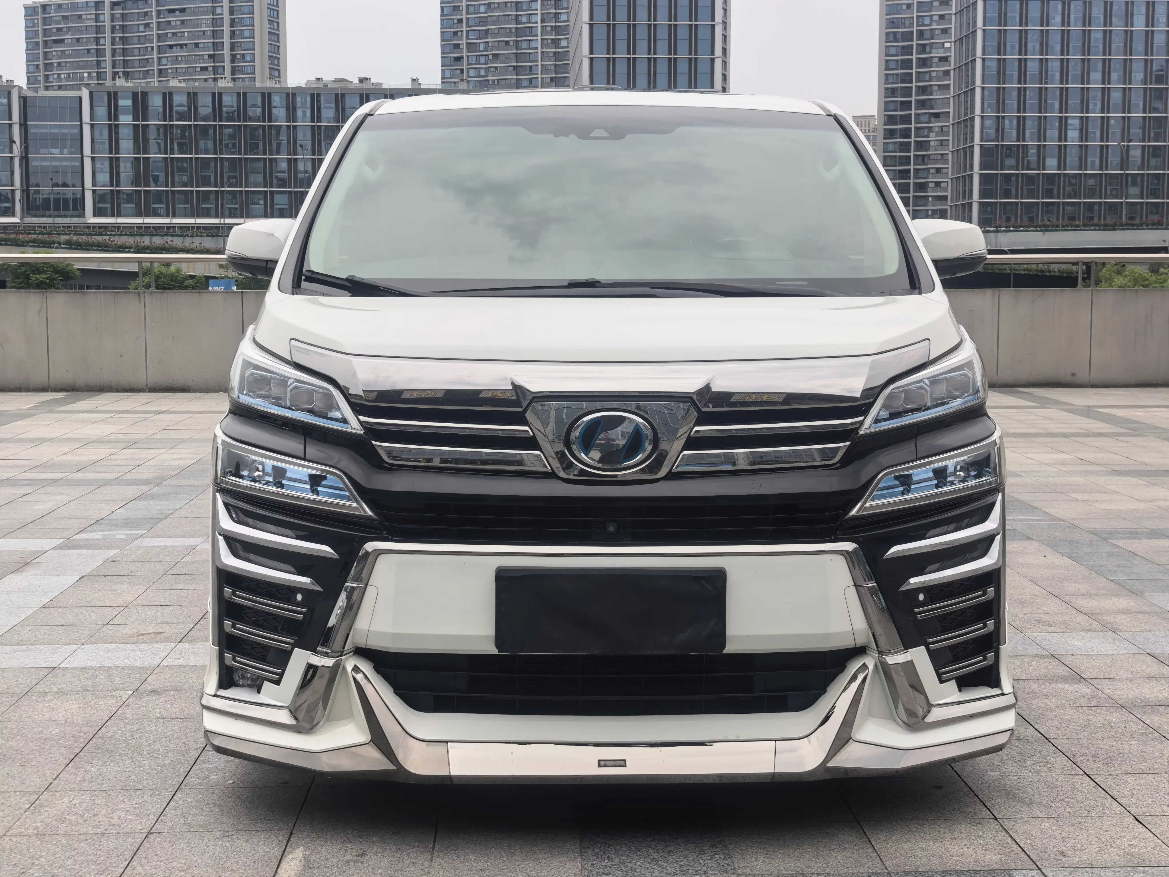 Toyota Crown Wellfire