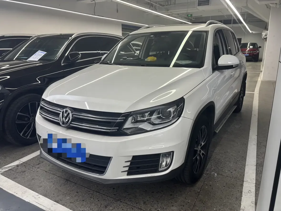 Volkswagen Tiguan (Tharu)