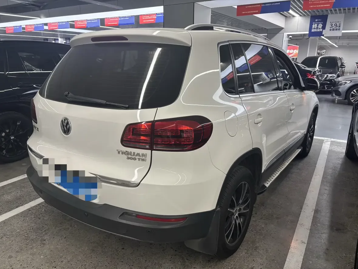 Volkswagen Tiguan (Tharu)