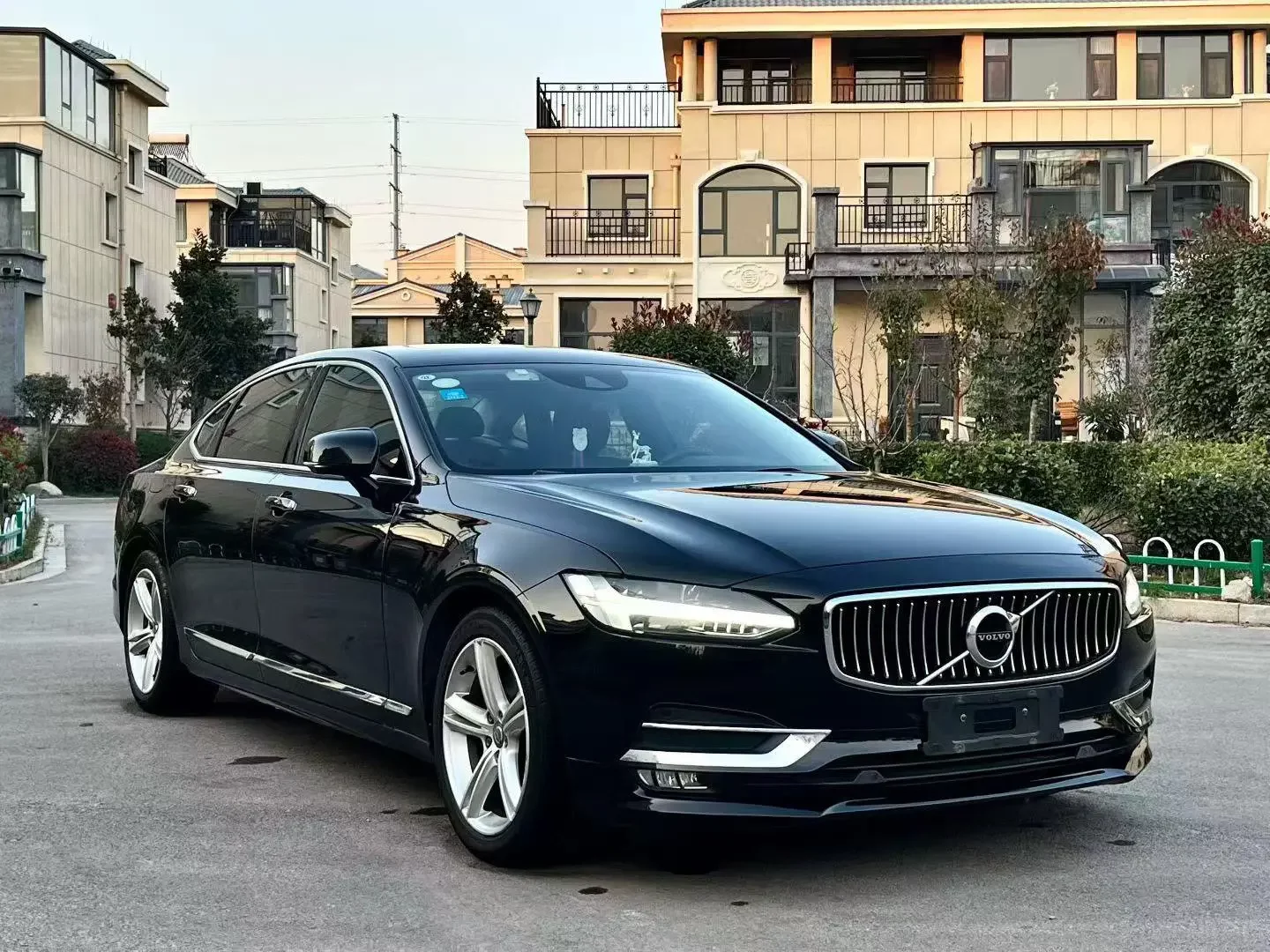 Volvo S90