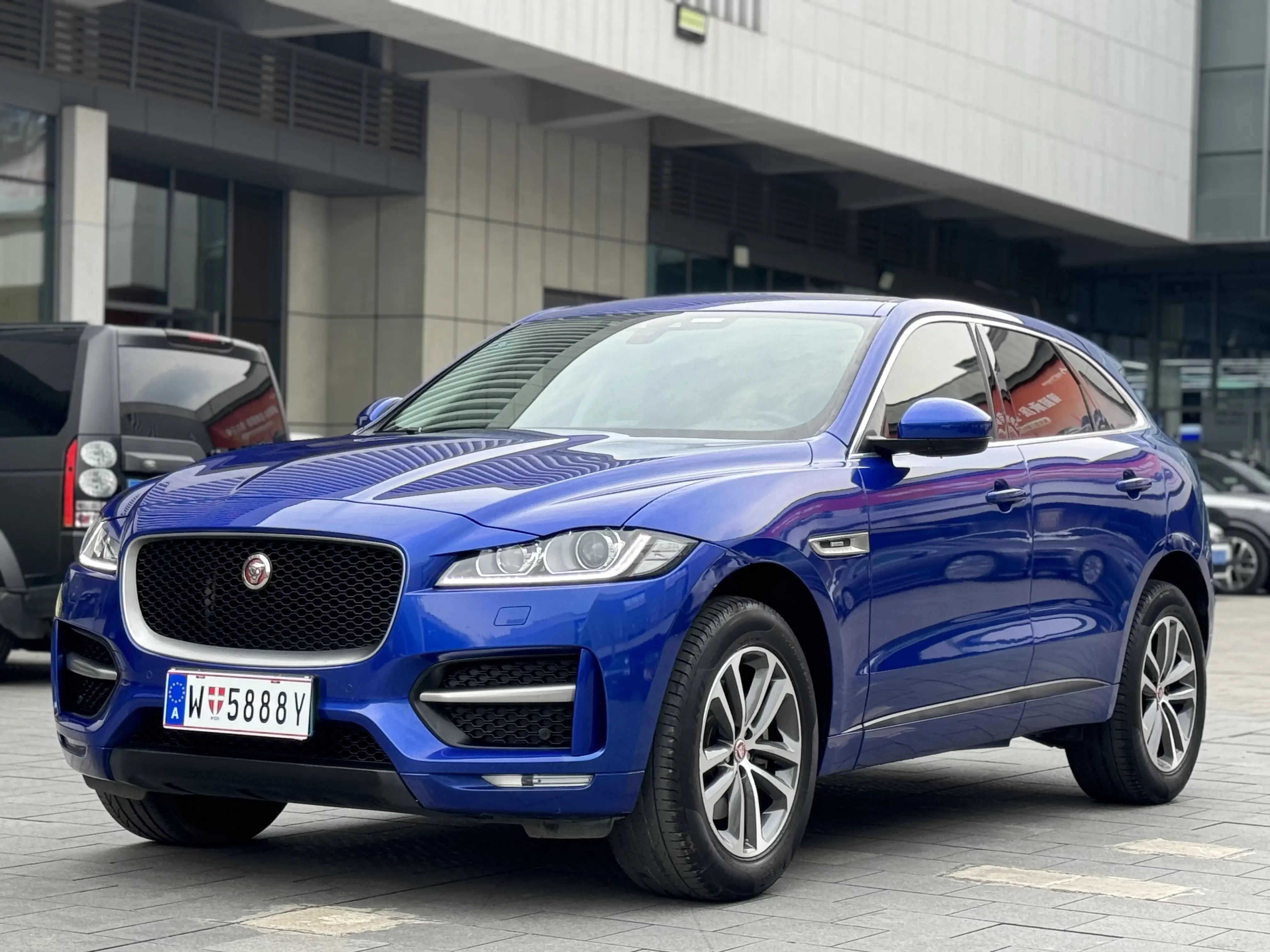 Jaguar F-PACE