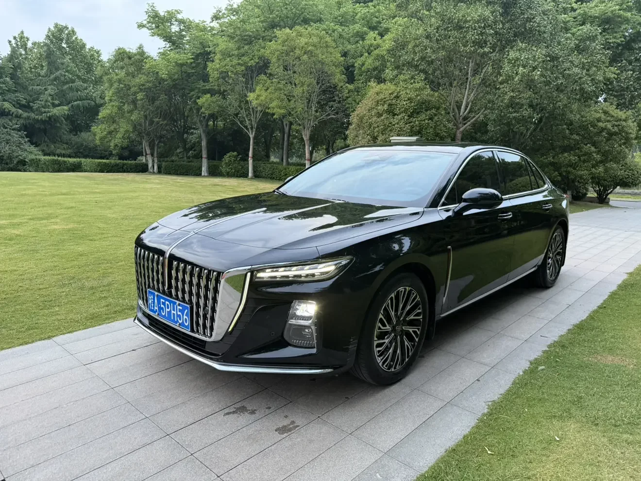 Hongqi H5