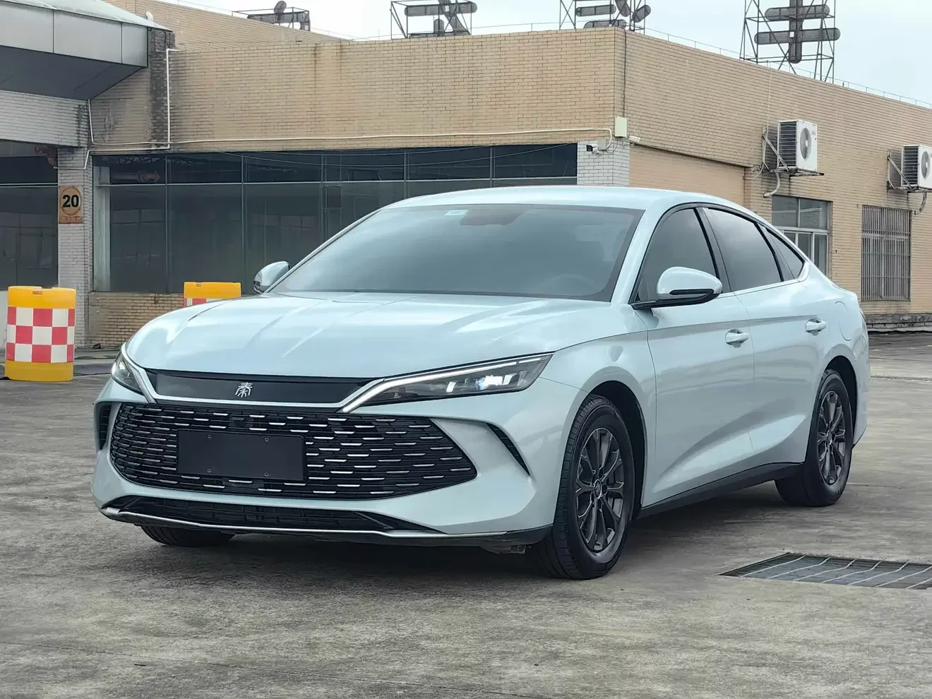 BYD Qin L DM