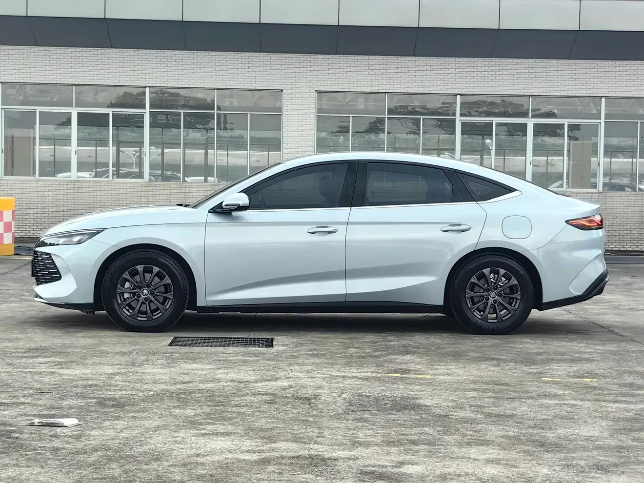 BYD Qin L DM
