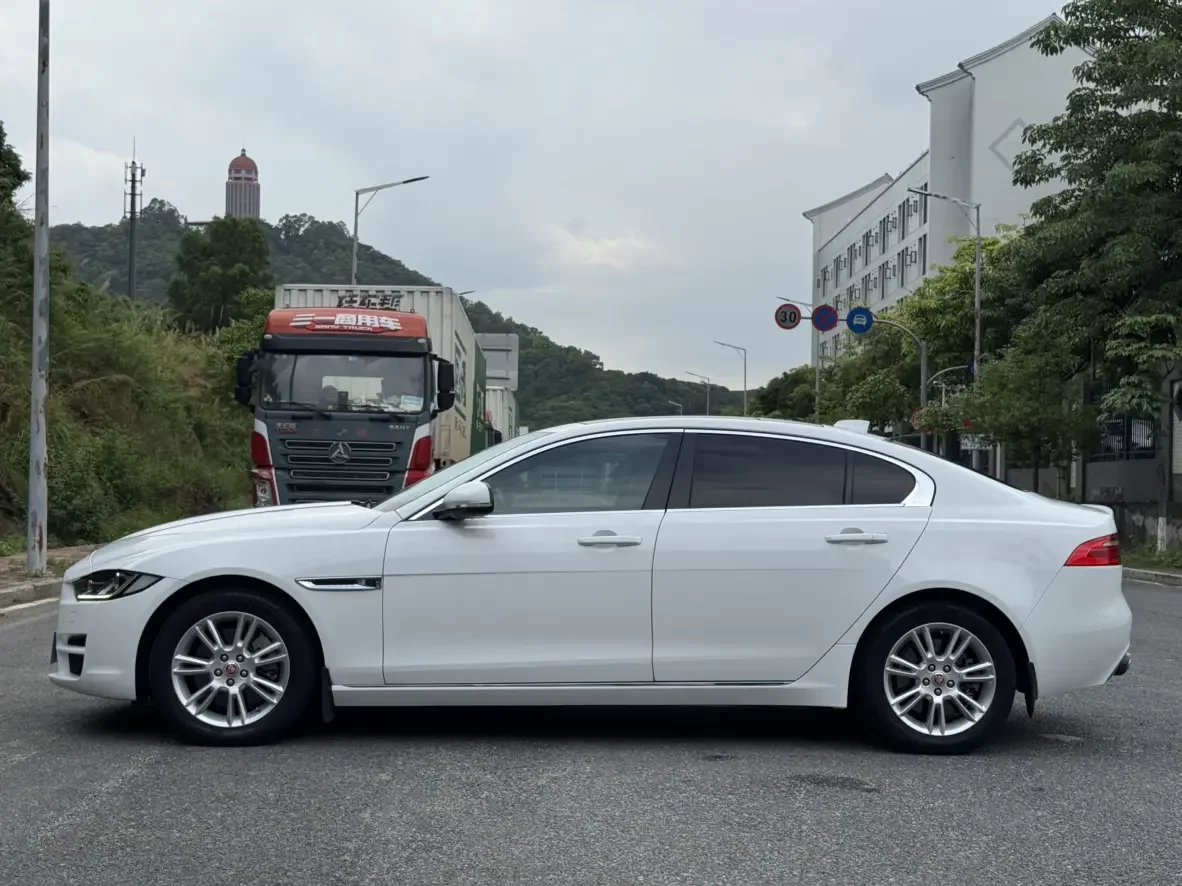 Jaguar XEL