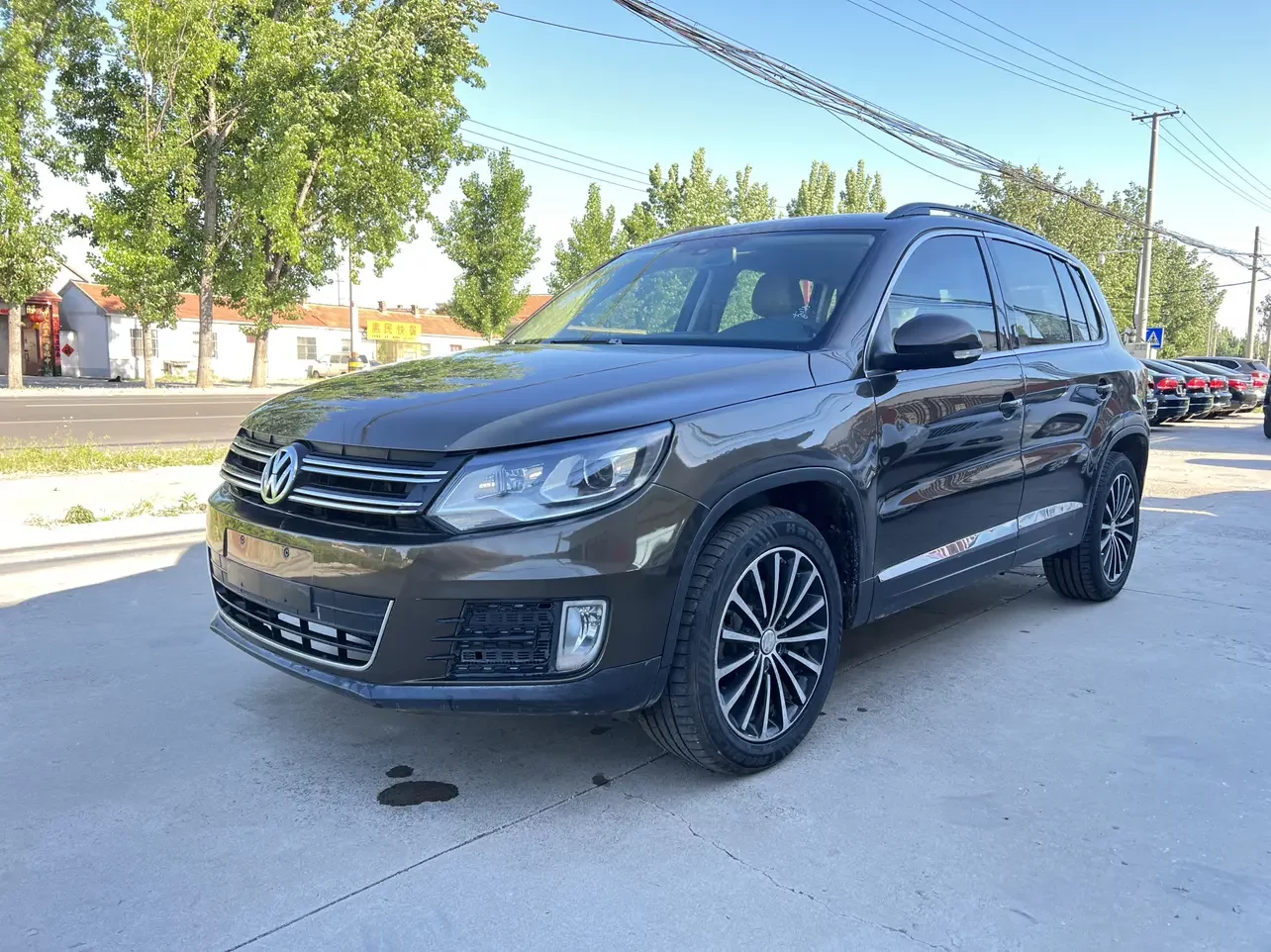 Volkswagen Tiguan (Tharu)