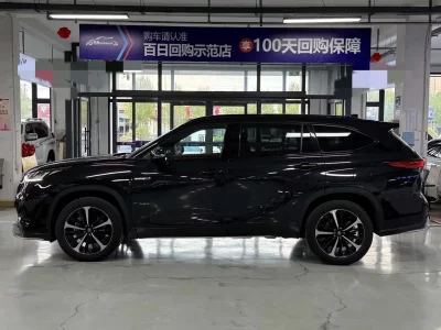 Toyota Crown Kluger