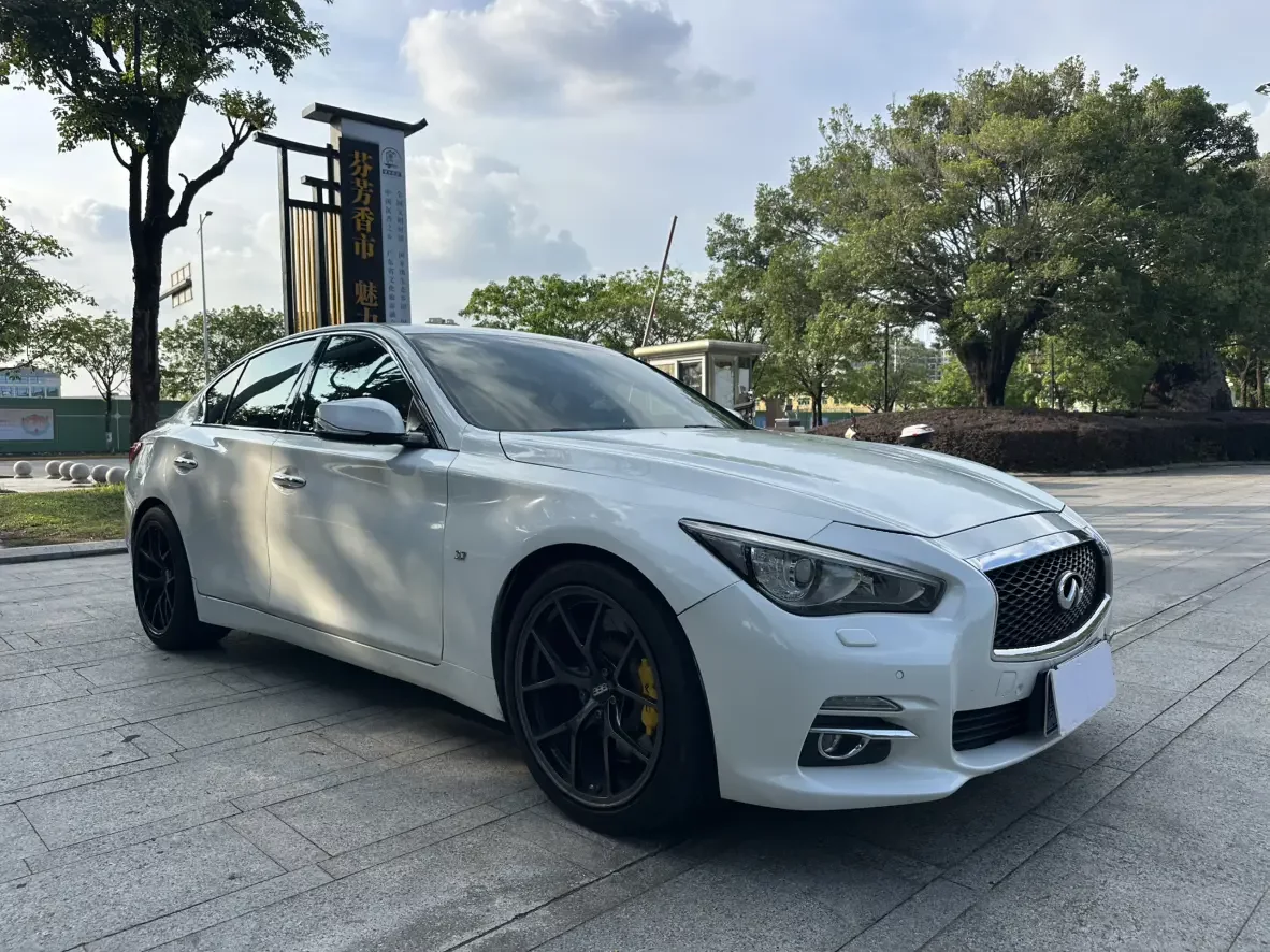 Infiniti Q50