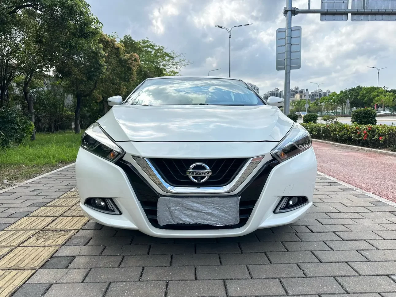 Nissan bluebird