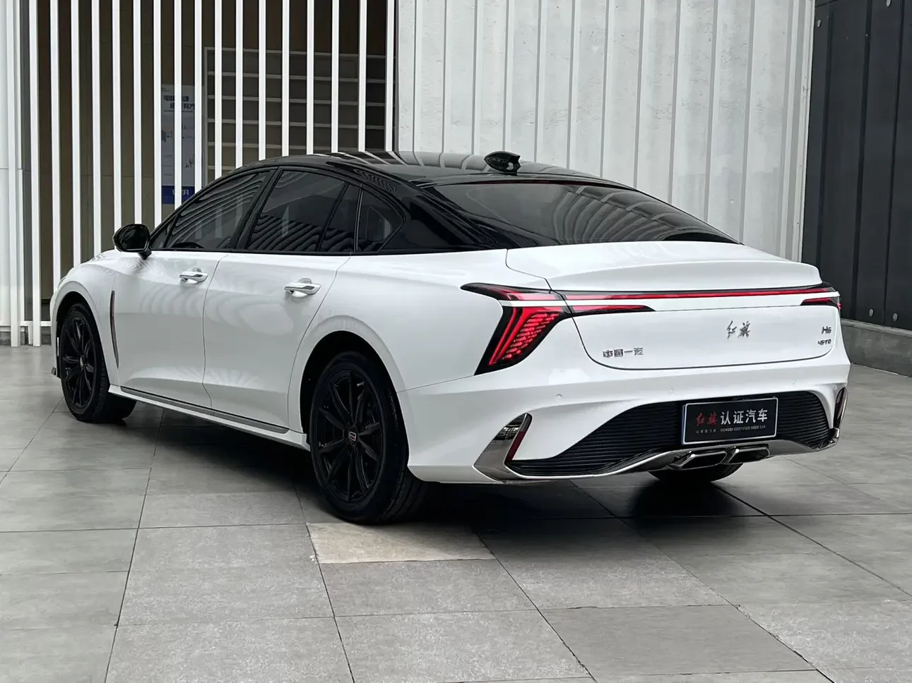 Hongqi H6