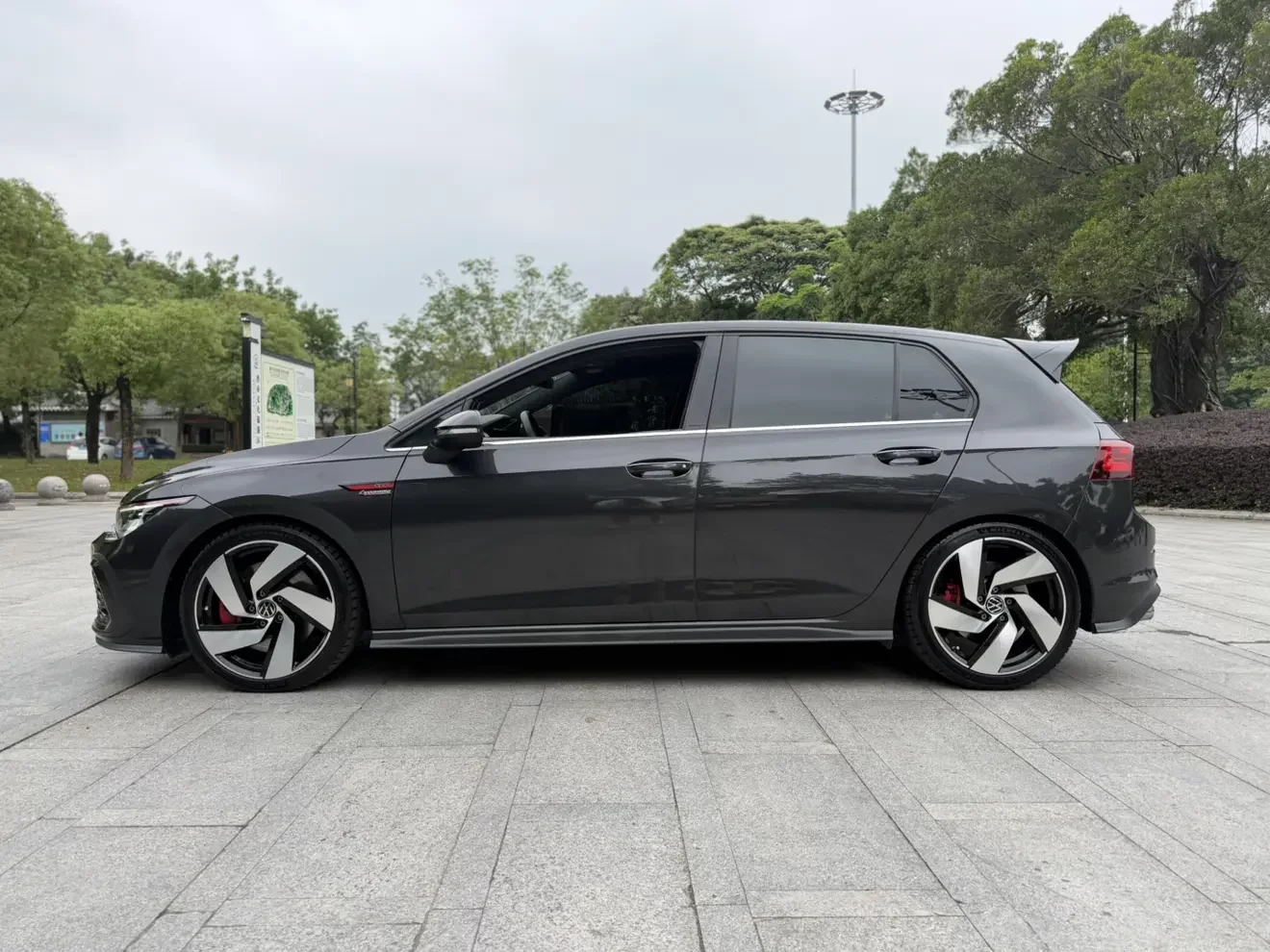 Volkswagen Golf GTI
