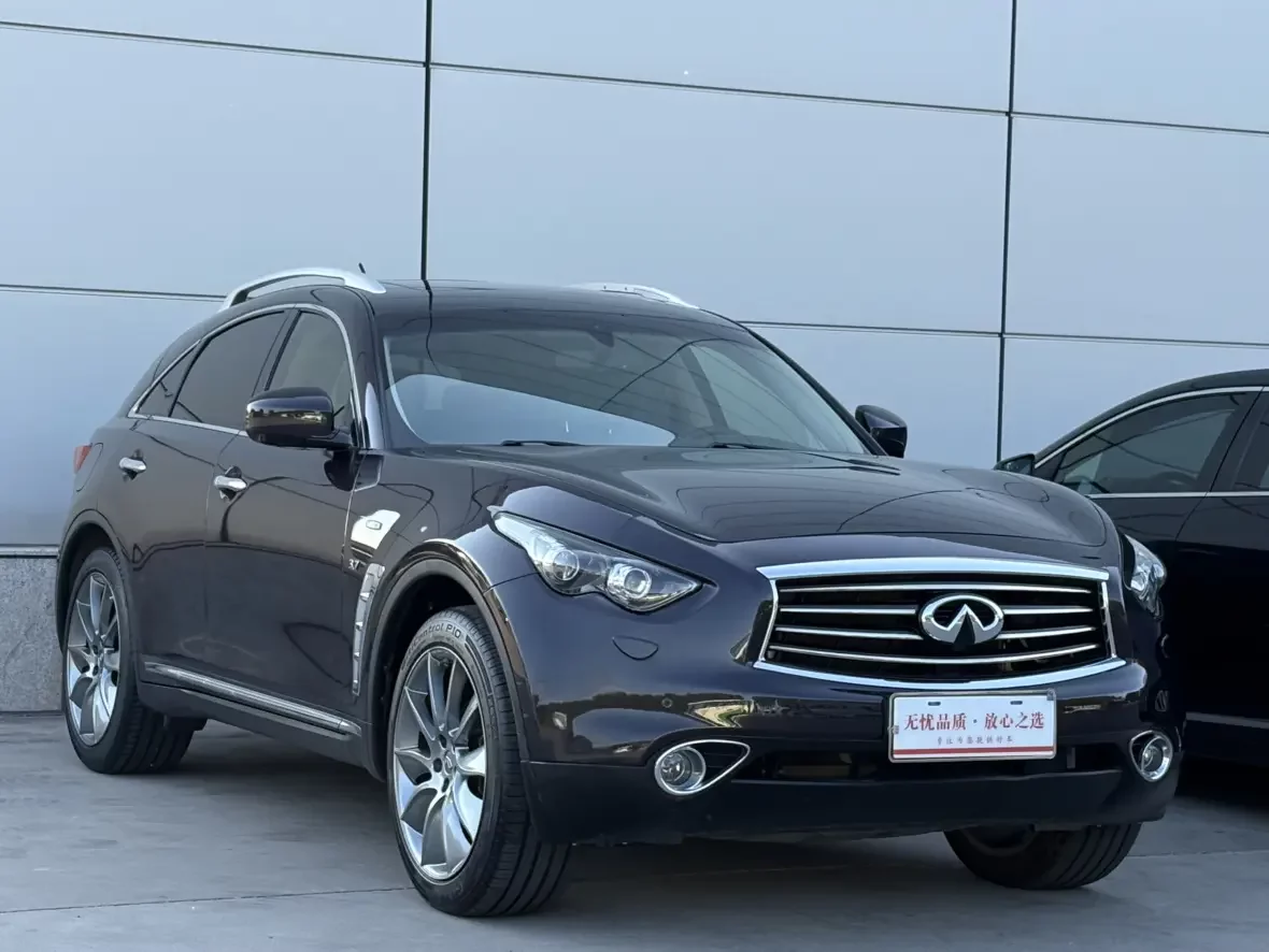 Infiniti QX70