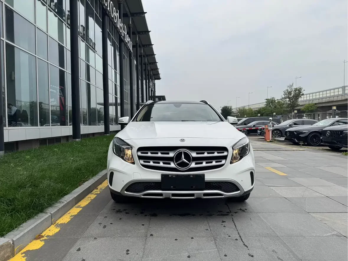Mercedes-Benz GLA
