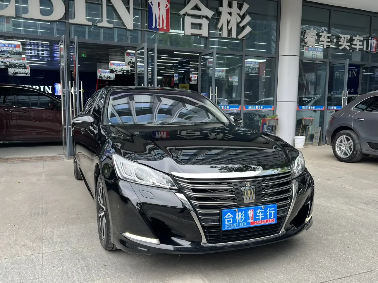 Toyota crown