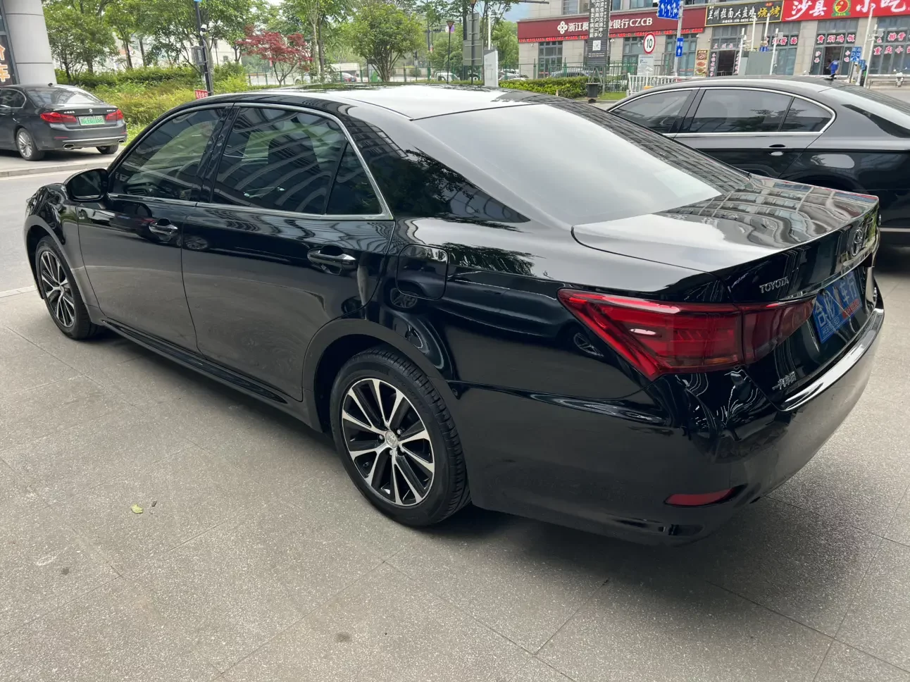 Toyota crown
