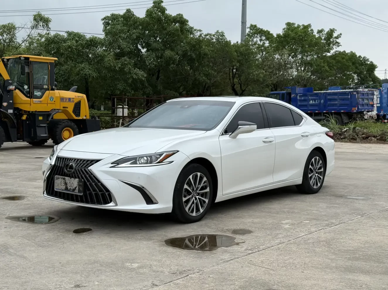 Lexus ES