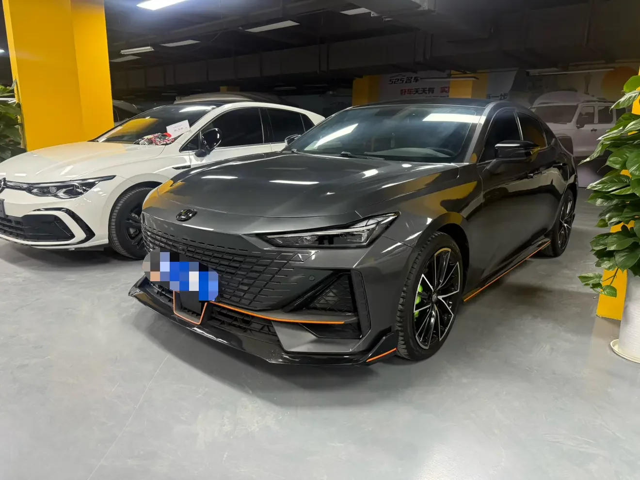 Changan UNI-V  из Китая