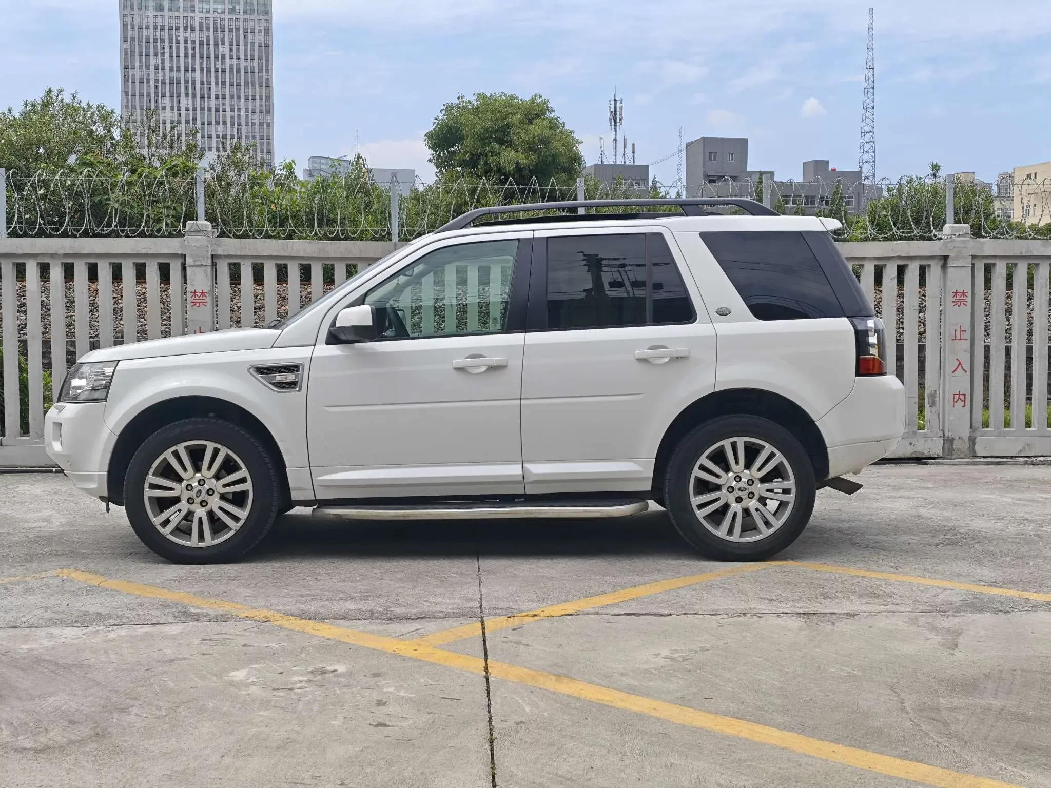 Land Rover Freelander 2