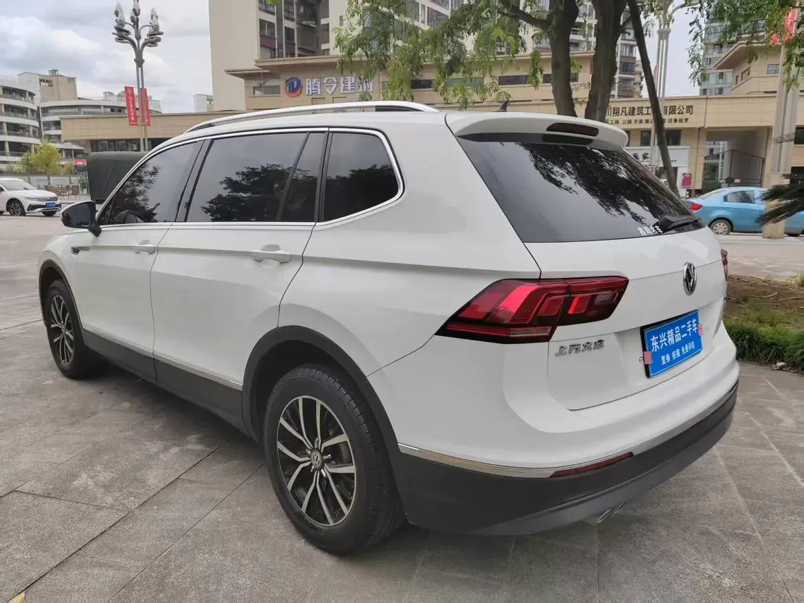Volkswagen Tiguan L