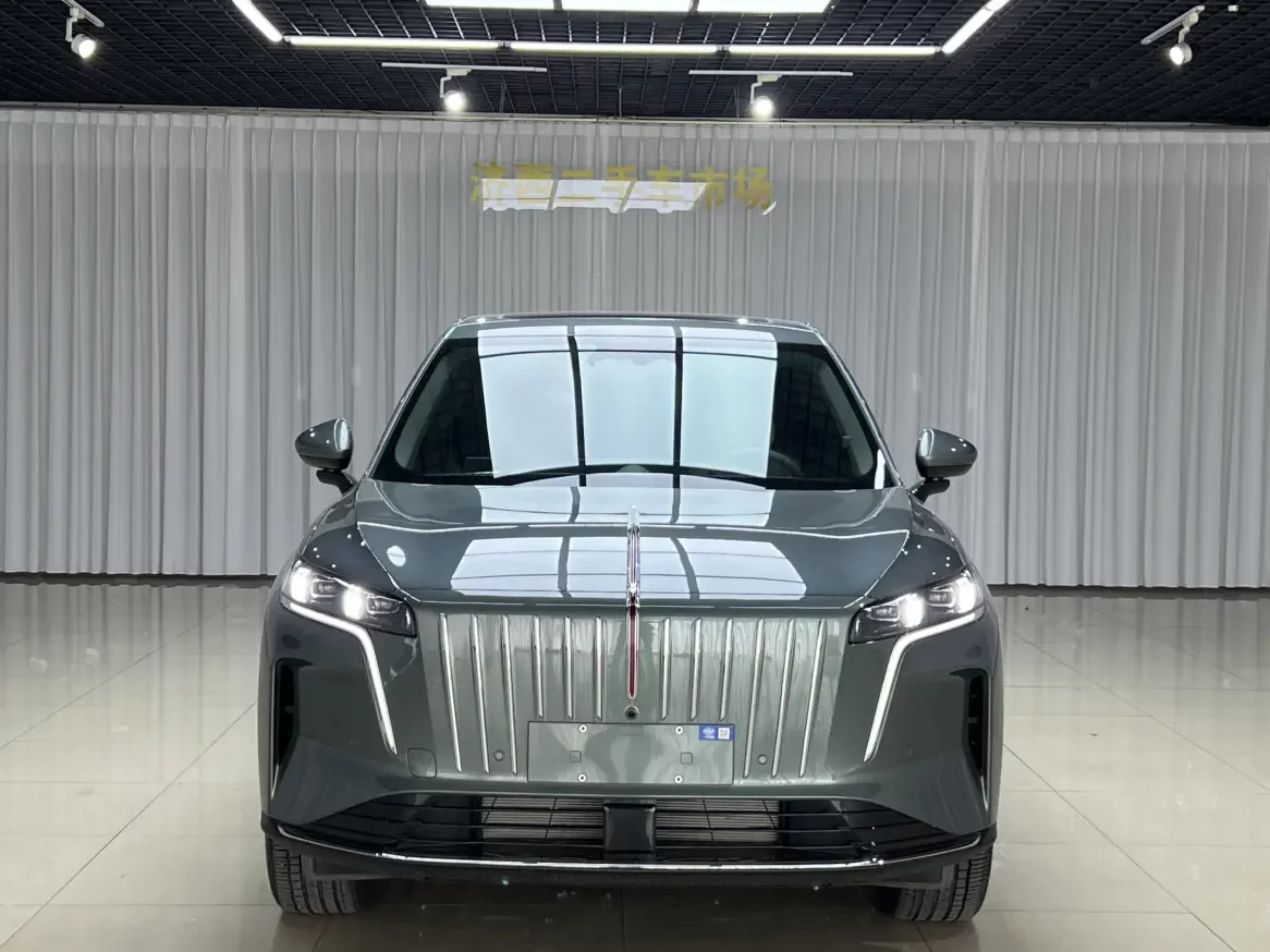 Hongqi HS6 PHEV