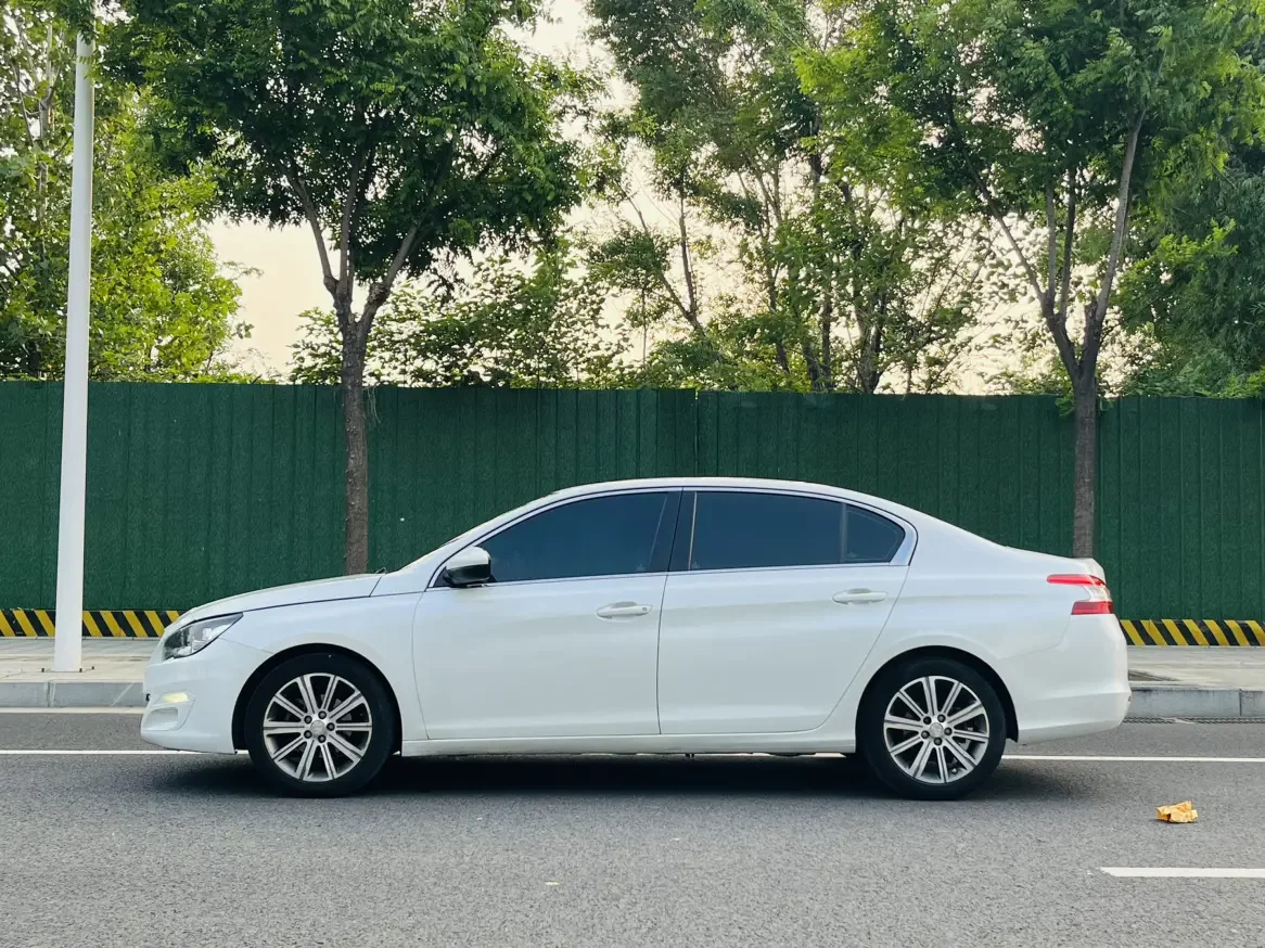 Peugeot 408