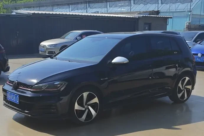 Volkswagen Golf GTI
