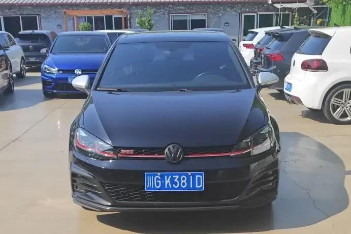 Volkswagen Golf GTI