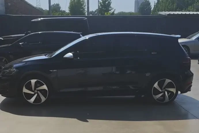 Volkswagen Golf GTI