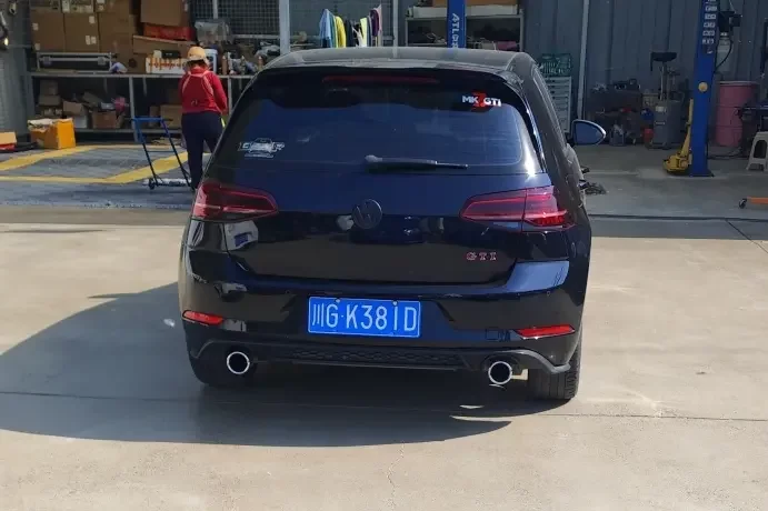 Volkswagen Golf GTI